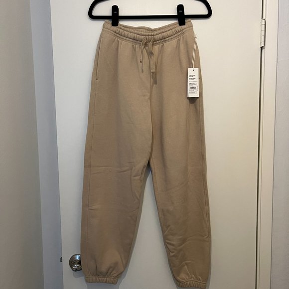 Richer Poorer Recycled Fleece Sweat Set in Sandstorm - Picture 7 of 9